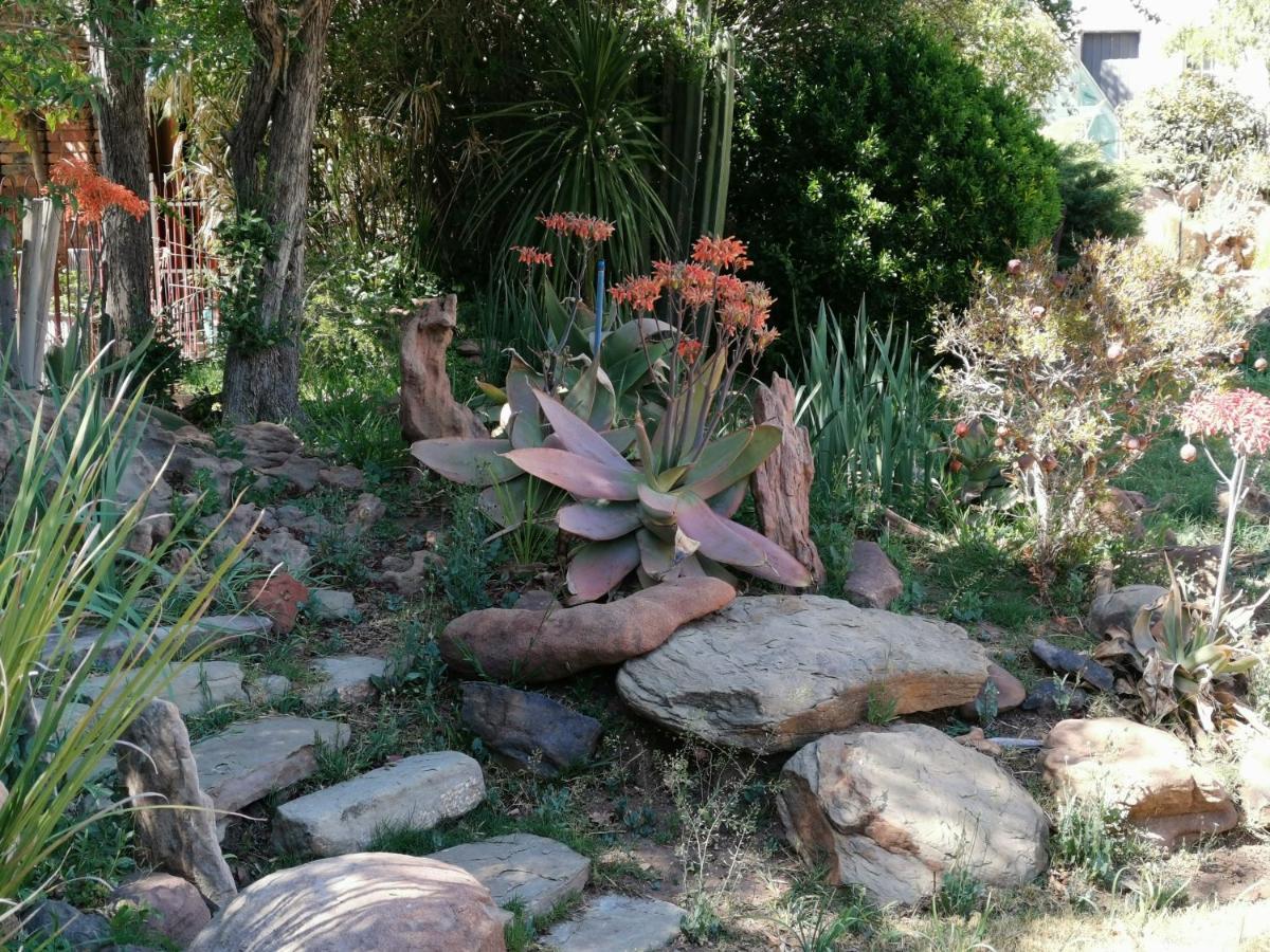 Lucolo Palace B&B Aliwal North Luaran gambar